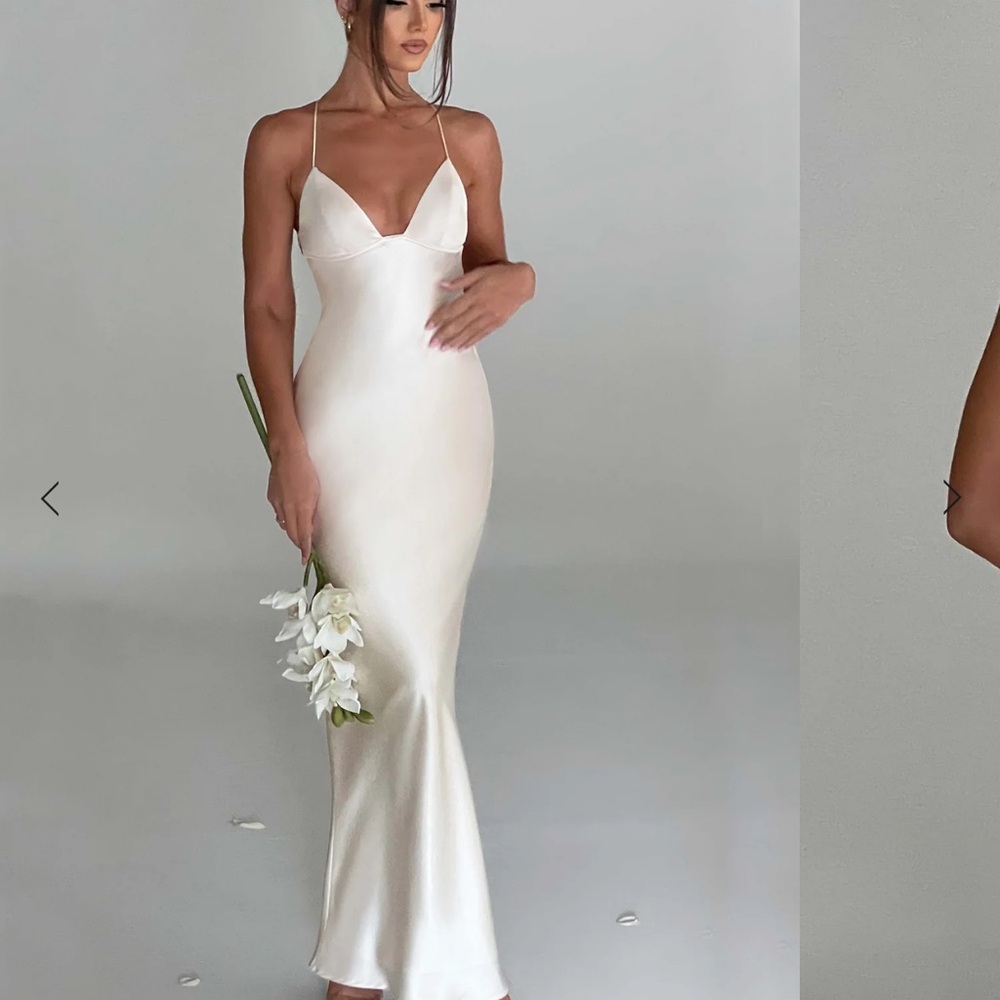 Babyboo Elegant Ivory Spaghetti Strap Dress